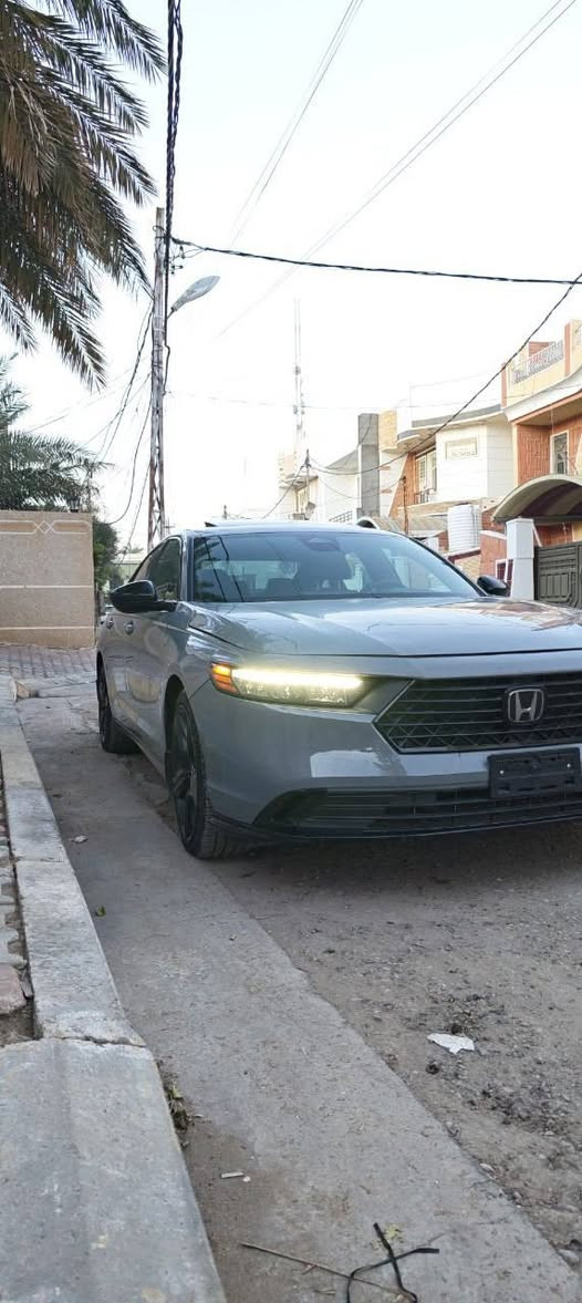هوندا اكورد هايبرد_(2024) فئة Sport-L
عدد المسافه  21,000
• المحرك 2000 hybrid دوش 
المواصفات:
•تشغيل عن بعد
•فتحه
• كاميرا خلفية
• كراسي امامية كهرباء مع  ذاكرة خزن
• رادار امامي
•نقطة عمياء
• مانع تصادم 
• تصحيح مسار
• شفتات بالستيرن
• مثبت سرعة
• دخول ذكي 
• إنارة ترحيبية
• هندبريك كهرباء
•لايت عدسات زينون
• نظام اوتو لايت Auto
• لايت العالي زنون 
• حساسات مطر 
• أوامر صوتية
• 3 أنظمة قيادة (eco, ev, sport)
• تدفئة كشنات 
•كشنات جلد 

السيارة فقط بارد بدون صبع بدون تبديل وصور الحادث مرفق مع الصور 
ايرباك ستيرن فقط 
المكان ديالى / بعقوبة 
للاستفسار :
***********
 السعر : 220 $ ورقة وبيها مجال
