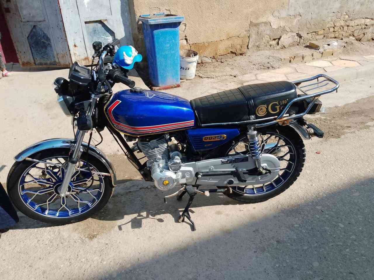 السلام عليكم دراجه للبيع صارلها 7 اشهر من طالعه من الوكيل بدون اوراق وصل بيها وضايع مكفولة عشائر سعرها 700 الشراي يتصل على هذا الرقم ***********
