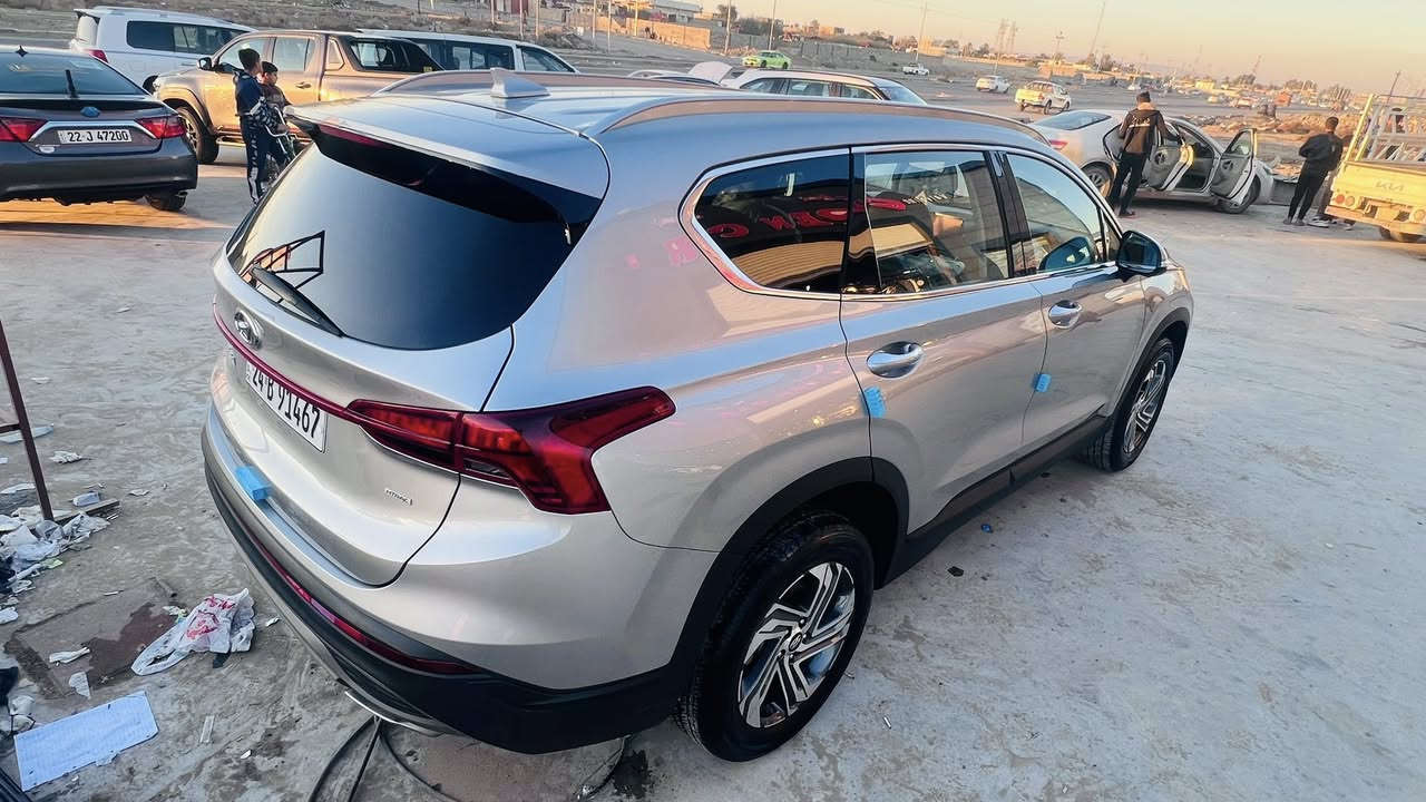 سنتافي 2023 لون سلفر  
٤ سلندر ٢٥٠٠
بصمة 
داخل رصاصي
كشن كهرباء  
تحكمات ستيرن 
توقف ذاتي تحديد مسار 
كاميرات  
حساسات أمامي 
حساسات خلفي 
تبريد  قطعتين 
تشغيل عن بعد 
شاشة لمس عريضة
كير بصمـه  
السيارة ماشية 25 الف ميل
السيارة فول مواصفات عدا بانوراما 
صور الضرر بالمنشور
السعر  210   بيها مجال قليل
مكان السياره بيجي /قرية المزرعه 
موبايل***********
