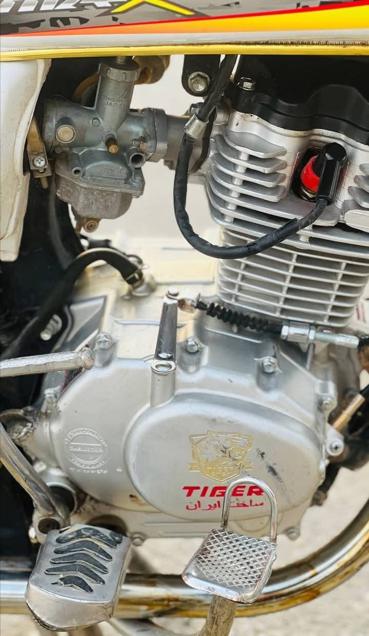 سلام عليكم ماطور إيراني البيع موديل 2021 ما مفتوح كلشي شغال السعر 450 وبي مجال المكان جنوب الموصل حمام العليل ***********
