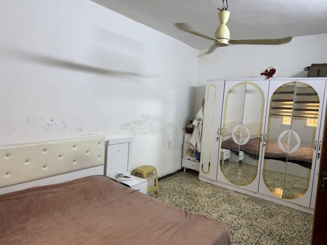 بيت للبيع طابو طابق واحد  مساحه 200 متر. يتكون من 2غرف. و ستقبال ومطبخ. وصاله داخليه. سعر 145مليون وبي مجال [عنوان كركوك حي الزوراء 58 ] للاستفسار. ***********
