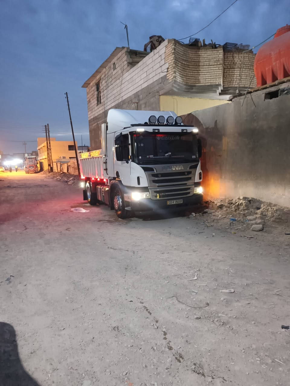 سلام عليكم سكانيه تك قلاب للبيع 2017 رقم جديد بسمي 2030 ينتهي كير عادي 3/3 كوبرا شاصي أبو 10 مكفول تخم تاير رادار رتايدر  حساس تحكم ذاتي مكينه 6 انجكتر لابخار ولا تنقيص  رقم الهاتف ***********
