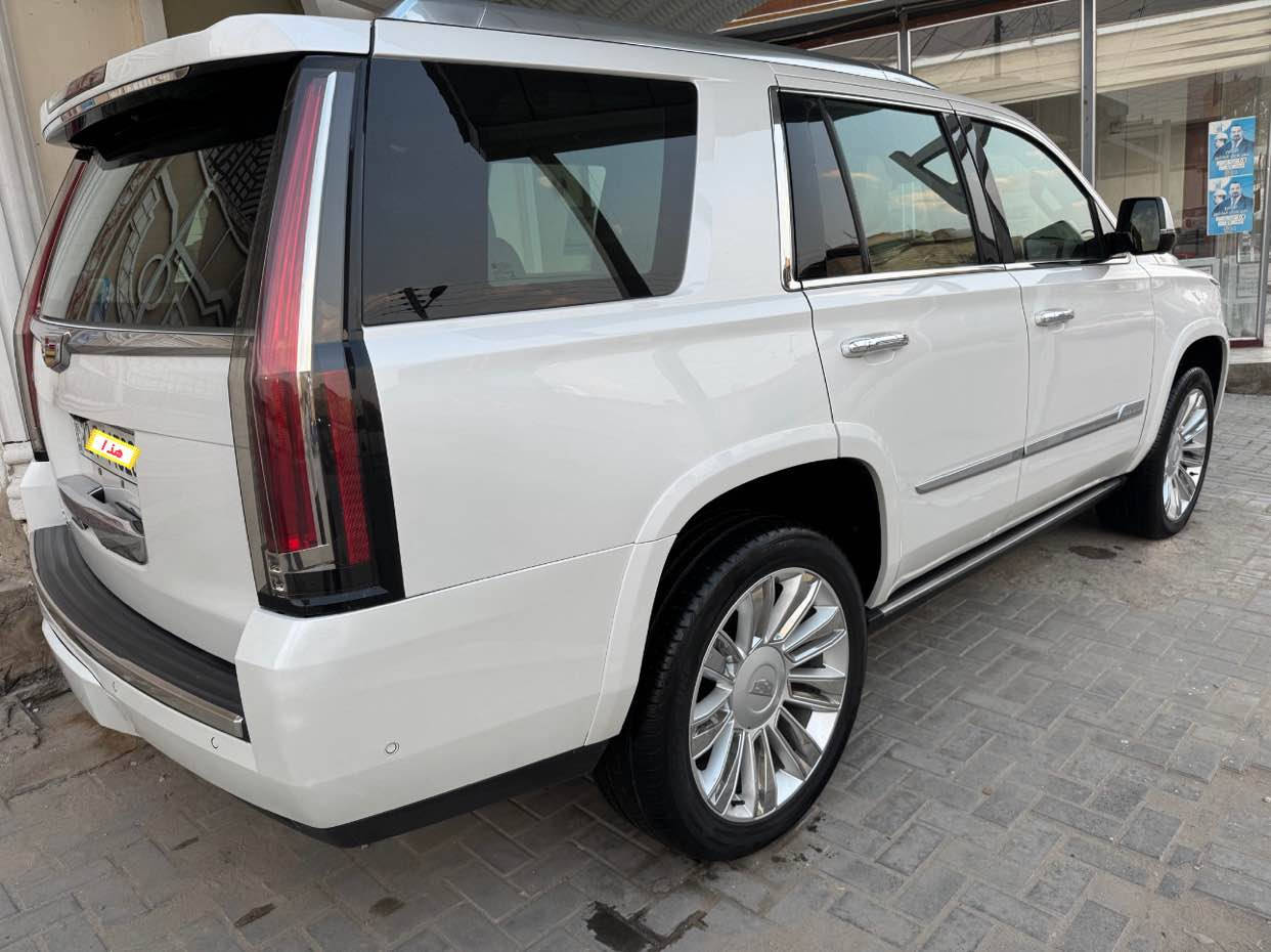 كاديلاك سكاليد ٢٠١٨ بلاتينيوم ١/١ مكفوله كفاله عامه من شرط الفحص  شخوط بدون رصعات بدون بارد بدون فتح بدون صبغ كفاله عامه حتى الدعاميات سياره جديده حيل ماشيه ١٠٠ الف كيلو متر مكينه وكير ع وضع الشركه السياره فووول الفول وجديده وجاهزه بدون اي نقص رقم اربيل الدولي هزه جديده سنويه مجدده 
السعر ٤٢٥ مكان السياره بصره
للاستفسار *********** البصرة, العراق
