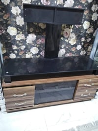 ميز تلفزيون • ما بيها عيب • دروازة