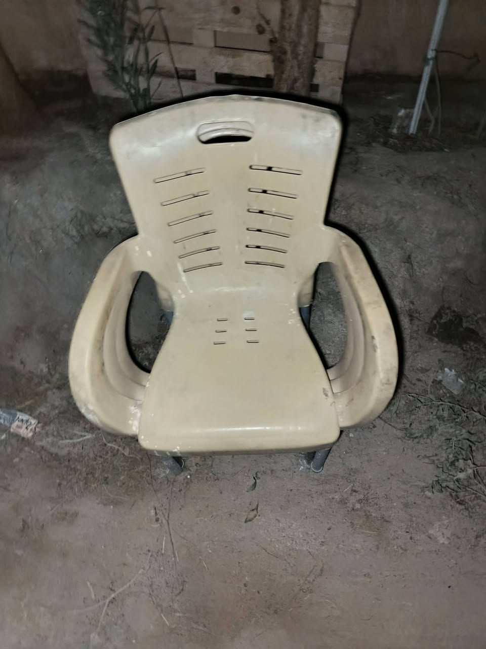 كراسي عدد 3ثنين جدد واحد مستعمل نضاف كلهن وياهن كومدي ماليزي وياهن صونده مال ماي كلهن 25شلع مكاني نجف حي نداء شراي يجي ياخذهن وعدي بعد زوالي هم جوا سوك ابيع


**إذا كنت صاحب هذا الإعلان وتريد حذفه لأي سبب، رجاءا أرسل رسالة إلى الدعم الفني**