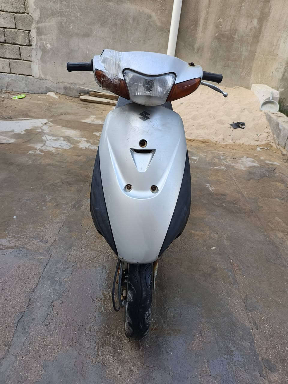 السلام عليكم
بيع دراجة نارية سازوكي 60 
السعر 225 الف دينار وبيه مجال
السرعة 60km 

العطلات:

الكابريته رايدلها تنظيف 

لبريك الگدام مكسور 

الباقي كلشي نظيف

للتواصل: ***********

العنوان: البصرة_ابو الخصيب_طريق الصحراء
