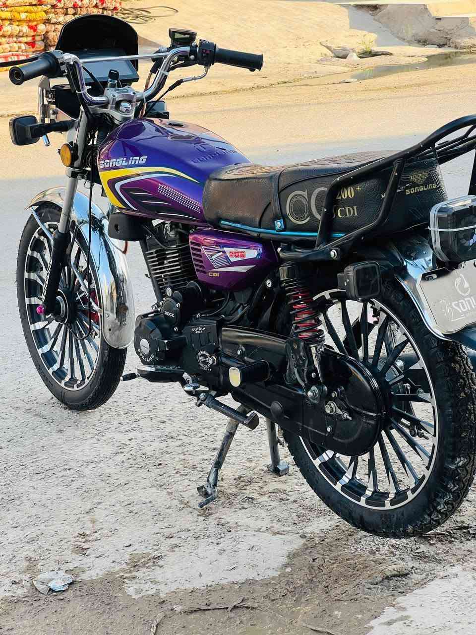 سيفان اسود موديل 2026مكينه 200cc
س دراجه مال بيت استخدام شخصي مكاني بعقوبه تفاصيلها خاص وبيها ورقه كارتونيه صارلها تقريباً 4 اشهر من اخذتهه زيرو 
***********
