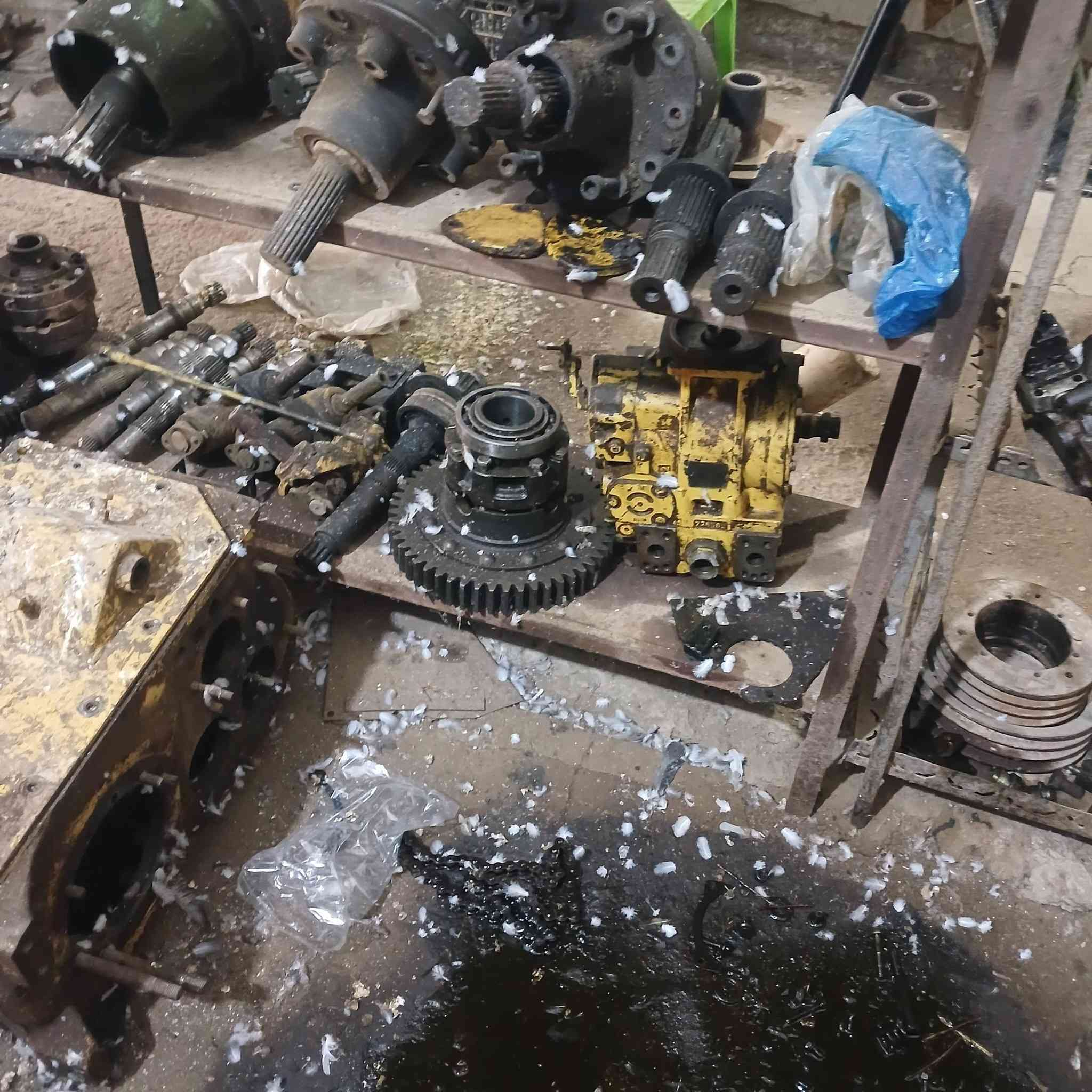 يوجد.لدينا.جميع.ماتحتاجه.الحاصدات
***********
***********.عماد.الزبيدي
