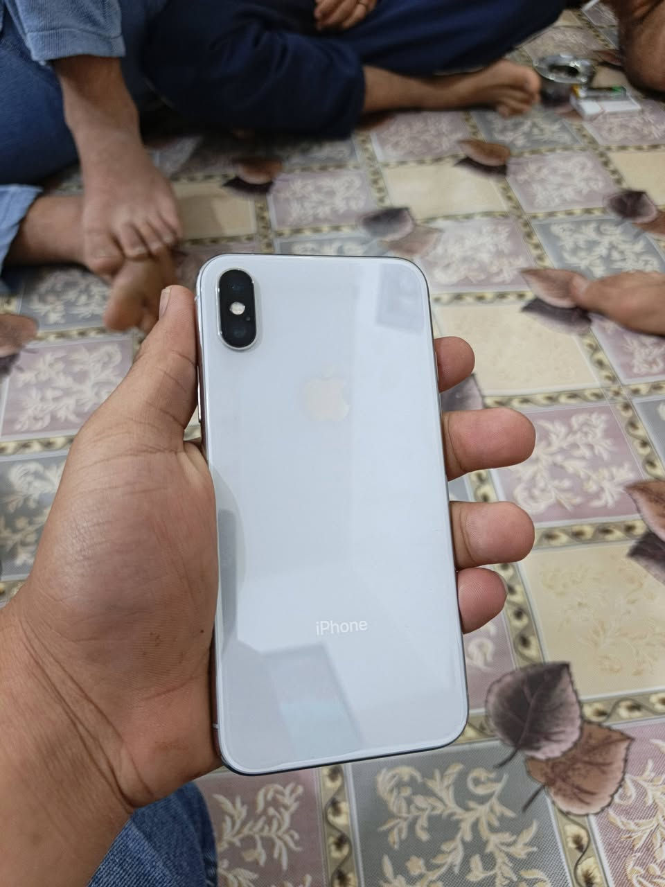 سلام عليكم
ايفون X عادي نضيف
ذاكره 256 
مبدل بطاريه بس 
سعر 150 وبي مجال 
اكثر تفاصل بل خاص ***********
