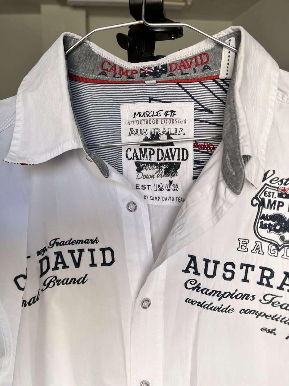 قميص 
كمب ديڤد
قياس (3XL)
قطن 100%
السعر 16 شامل اجور التوصيل


**إذا كنت صاحب هذا الإعلان وتريد حذفه لأي سبب، رجاءا أرسل رسالة إلى الدعم الفني**