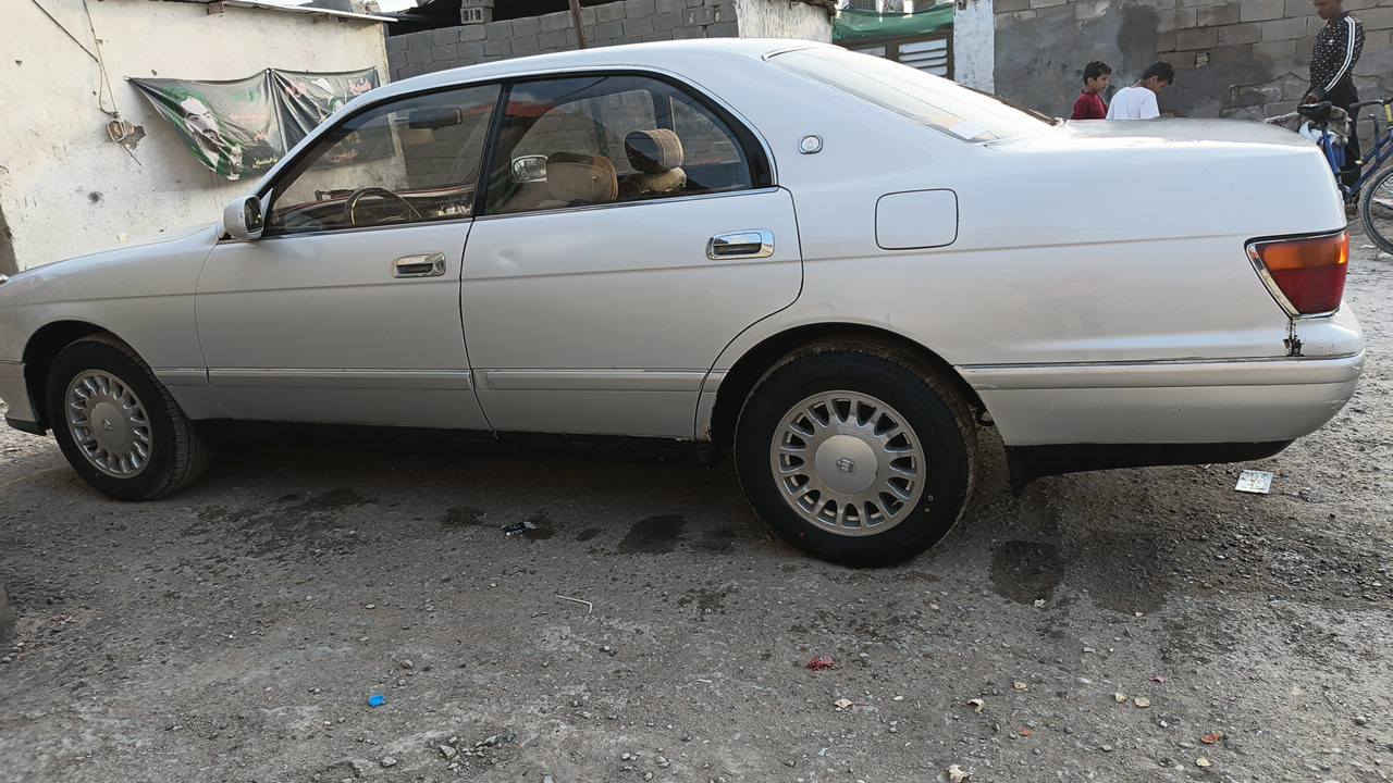 سياره مكفوله من الدعمه
ماعدا كصه صندوك بلاد مامعروفه وين ماتروح ماتنعرف مكصوصه 
وراعيها يكول مكصوصه بس بلفحص مابيها كصه 
تخم تاير غرفتها كلش حلوه 
مكينه فيفتي تي سياره جاهزه تخبل كاعده كعده رقمها بصره راعيها موجود 
مكاني البصره 
قفلها 55
0776 395 4958
