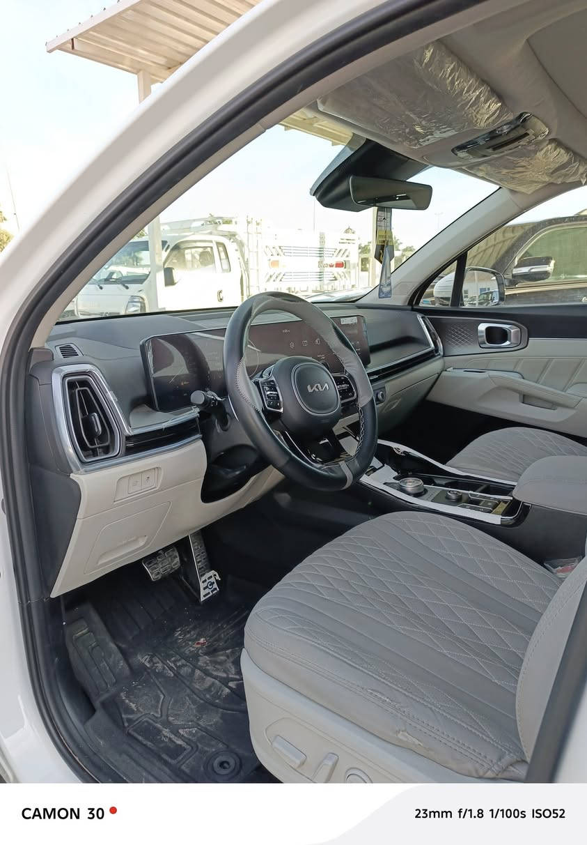 السلام وعليكم

سورنتو24 خليجي وكاله ) 

السياره جديده واحلئ من الصوره شديتله دوشمه كنتاره جديده ارضيه مغلفه جديد تخم تاير جديد  الكوري 
كله جديد وبالخير عالياخذه  
ماشيه 43الف فقط 

المواصفات 

بصمه + بصمه ابواب 
بانورامه 

تشغيل عن بعد 
داتشو 

كير ماوس 

6 سلندر 
طفايه جوه كشن 
نفكيشن 
7 راكب  

شفتات مقود 

سايد بريك بصمه 

جنطه كهرباء 

كشنات كهرباء 

مري شفط 

كامره خلفيه دواره 

حساس امامي وخلفي  

تبريد شاشه 

اوتو هولد

مود رايف

برد خلفيه

3 قطع تبريد 

اشاير بالمري
سياره كلش حلوا وجديده 
كفاله عامه  
مكانها بغداد راشديه سعرها 325و وبيها مجال 
***********
