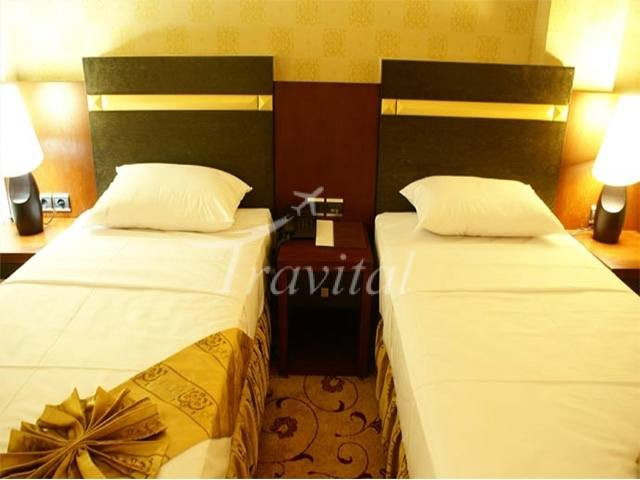 شركه كرار العرداوي💯
تعلن عن لكروب ايران 💕 الحك 
وسافر ويانه وستمتع برحلتك بمناسبة عطلة نص السنه بسعر
 175الف افقط
 ايران … قم …مشهد انيشابور🇮🇷🇮🇶
تريد تسافر لايران ومحتار 🤔
تعال اسولف لك واسمع 👂
◾البرنامج تنفيذ شركتنا 🏠
◾ما ادزك ويه حمله لو غير شركه 🙃1برنامج مشهد 🇮🇷✈️
2مرقد المام علي ابن موسى رضا
3اخدام المام رضا ياسر وناصر 
4اجبل انور كوسنكي✈️
5باغ مشهد
6احديقت الحيوانات💯🙏
7بارك املت💕
8 برنامج اختياري المسافرين🙏 طرقبه
9 انيشابور اقدم المام رضا🙏

برنامج قم 
1زيارت سيده معصومه ابنت المام الكاضم 
2 جامع جمكران🤳🙏
3 اربعين علاويه
4ابيت انور 💯🇮🇷✈️
5ملاحضه توجد هداية
تليفون نوع كلكسي📱لاشباب
اوايبادلا اطفال اوشريه اونت 

◾كادر متمرس ومترجم ودليل سياحي 🧑‍✈️

◾الاجره صارت ويانه افقط 175الف❗❗
◾نقل وسكن ومزارات وجولات  📝

◾ها رحلتنا 12 ايام ما اقطع منها يوم بحجه تغير موعد او غيره 😁 
◾السكن  🏠
◾نقل باصات  رجال عمال افيايبي
◾موعد الرحله 2026/2/2 🔻
◾️الدخوليات للمرافق السياحية والالعاب يتحملها المسافر🎎
◾اذا قريت الفقرات وقررت السفر ويانا 👇👇
◾جيب جوازك وتعال لا تتردد 📓
🟡 شركه كرار العرداوي للسياحه والسفر

للحجز***********
