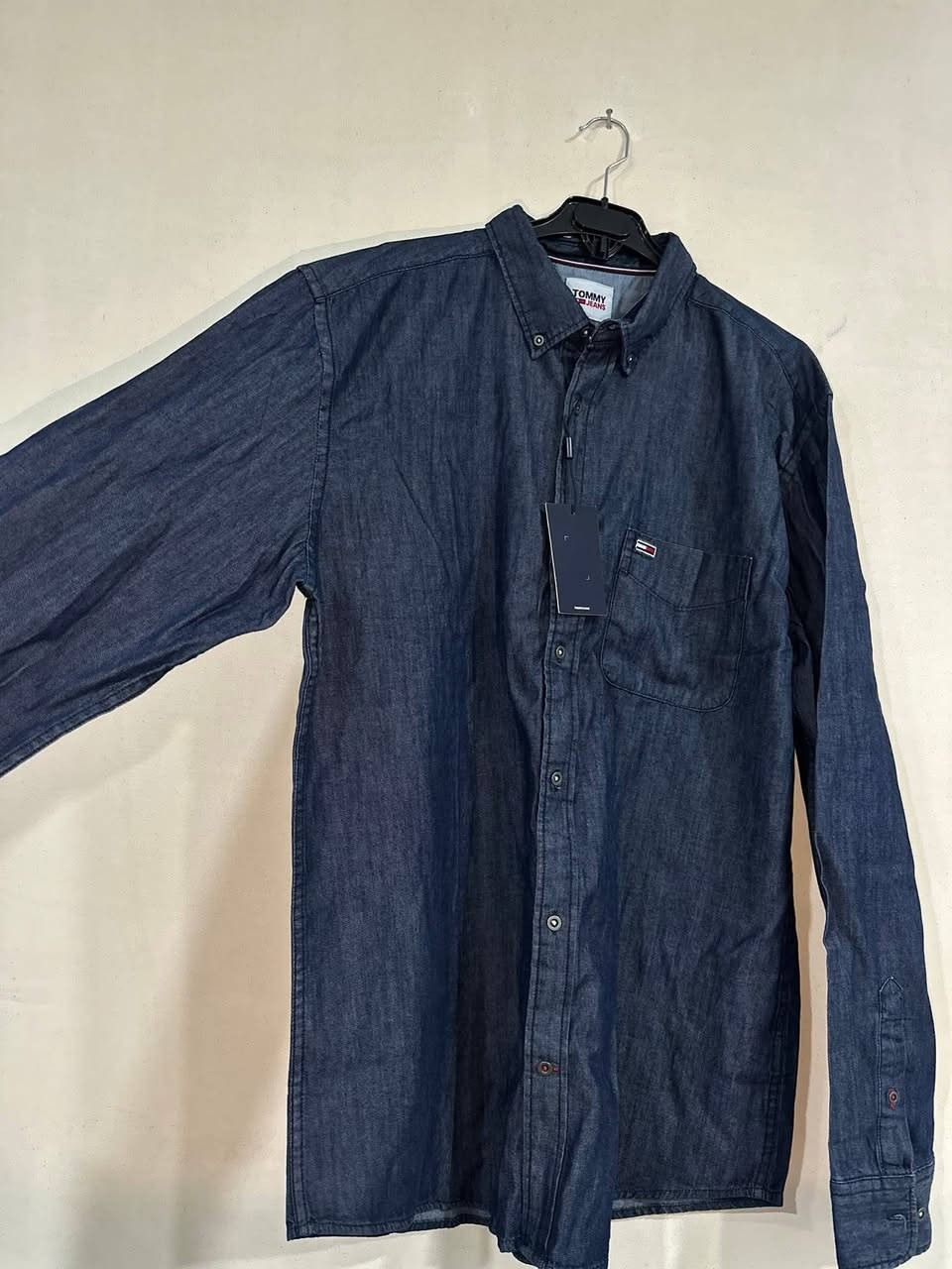 Tommy Hilfiger كابوي
قطعة تحفة 
جديد ما ملبوس 
السعر 20 الف فقط (قبل جان ب ٣٠ الف ) 
صناعة بنغلاديشية


**إذا كنت صاحب هذا الإعلان وتريد حذفه لأي سبب، رجاءا أرسل رسالة إلى الدعم الفني**