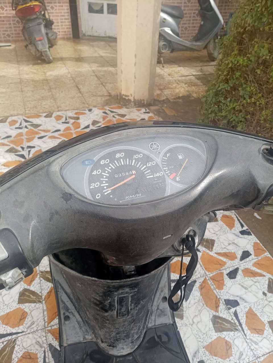 سلام عليكم بريز للبيع بلادي سلف هندر شغال كهربائيات شغاله سعر 500 تلفون ***********
