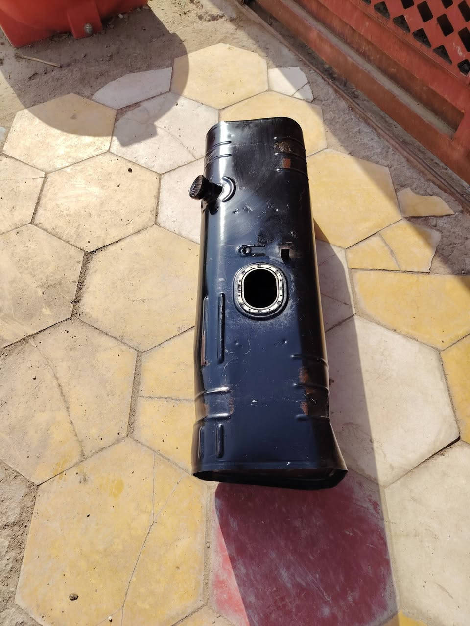 سلام عليكم تانكي كيه حمل للبيع بي خصفه مثل ماموضح بصوره وتانكي يخفض كاز سعت لخزن 60لتر / مكان شطره الاستفسار على رقم ***********
