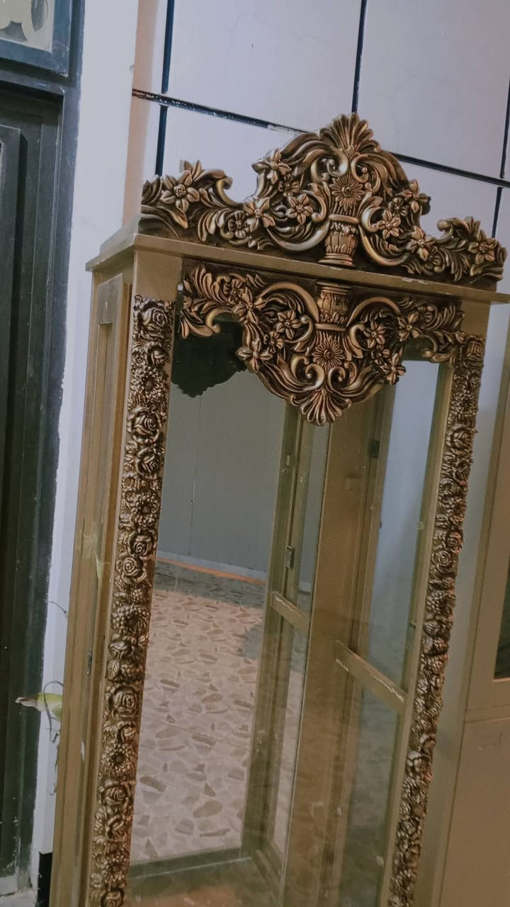 للبيع باترينا بعدهه جديده السعر 100
خاص او ***********
