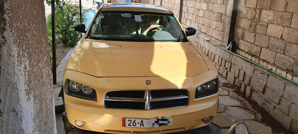 جارجر 2010 رقم انكليزي مصفره هيىه وغرامات صلاح الدين نظيفه صدر وتايرات جديد تبريد عاطل ومحرك يبخر ابيع واقع  حال السعر 75 ورقه وبيها مجال حق الجيه
هاتف***********
***********
 مكاني بغداد جسر ديالى القديم
