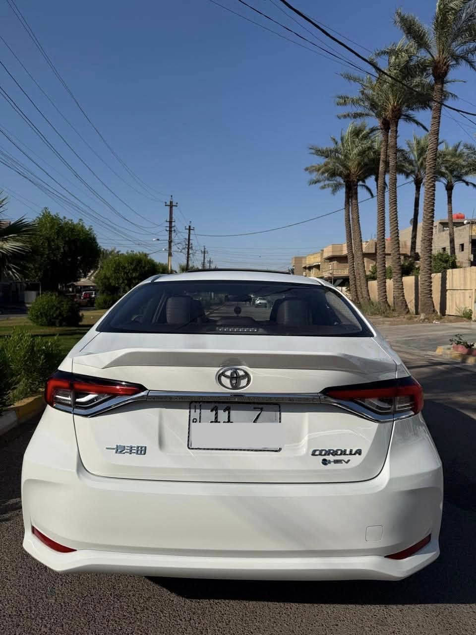 كورلا  شكل الخليجي 2025  محرك 1800 هايبرد HEV رقم بغداد بسمي السيارة
السيارة فول موصفات 1/1 
❇️ (كرسي كهربائي داخل جلد اسود بلادي ام سبايدر البلدي )‼️‼️
ماشيه 24 الف سيارة جديده 
سيار مكفول بس بيه شخط ب الهلال الجاملغ الخلفي 

سعر 23 مليون و 250 الف 

عنواني بغداد 

رقم تواصل ***********
