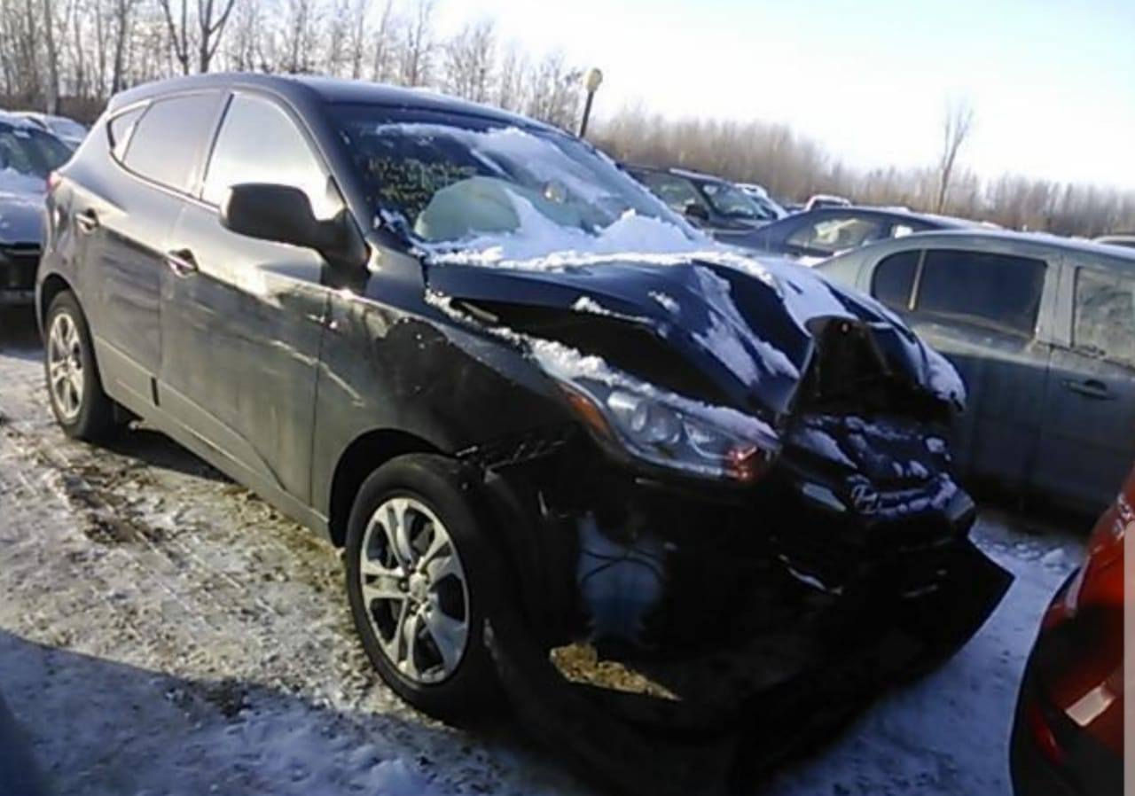 توسان
وارد امريكي
2014 

كل شئ بيها جديد 
حدادية 
تبريد

السعر 135$وبيها مجال 

*********** 
واتساب
