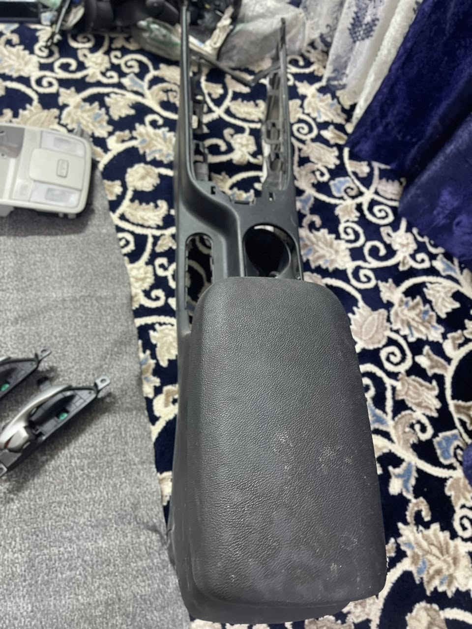 السلام عليكم 
أغراض فورتي للبيع كله تفصيخ. اصلي 
مكان. موصل. 
اتصال *********** بي واتساب
