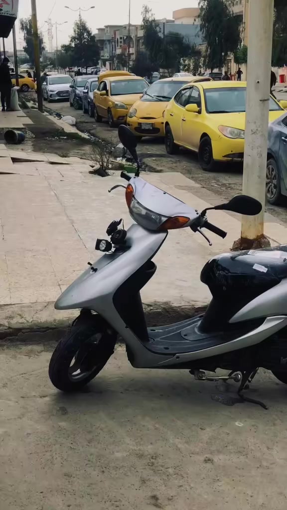 السلام عليكم ماطور فرخ لكزز شرط سلف شغال كهربائية شغاله شلعه ومعدل نار 🔥 السعر 350 وبي مجال 
***********
