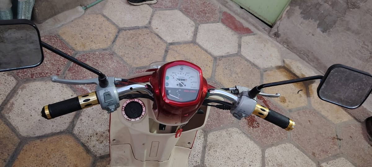 السلام عليكم من رخصت مدير الگروب
هاي الحلوه للبيع بوليس كابريتر موديل 2008 نظيفه بوشته 55 وسلف 55 وباتري اصلي 7 امبير شلعه ومعدل كلش حلوو ماناقصه برغي كلشي شغال لايت عالي ناصي زنون اشاير خلفيات لد قوي داخل اكريمي والكفر تجاري جدد كلش حلوات 
كيج بانزين وعداد شغال كلشي شغال عليه ويل رياضي نيكل 
سعرر 675 وبيه مجال مكاني كربلاء حي الحر قرب مجمع ليمونه 
رقم ***********
