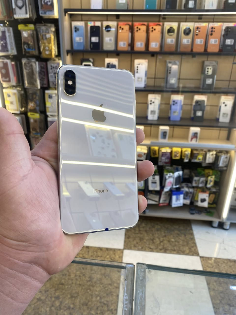 ايفون. )اكس ماكس. بلادي. الجهاز. فقط بطاريه 79 / ذاكره. 512 كلشي بي شغال السعر 235 عنوان بغداد باب المعضم توصيل ماعندي. ولا ماسنجر فقط وتساب / ***********
