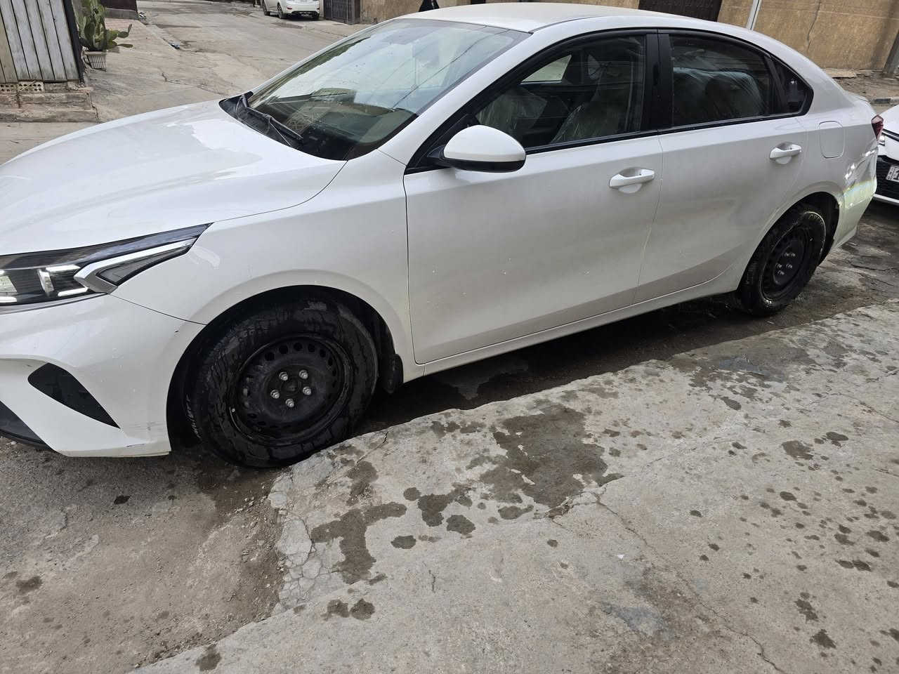 السلام عليكم سيراتو ٢٠٢٤ رقم بغداد جديد محرك ٢٠٠٠ مكفوله من صبغ وتبديل برغي ممفتوح بيها سيارة جاهزه وجديده بيها بارد قلييل ماشية ٩٧ الف بسعر مناسب ١٦٨ بيها مجال بسييييط حك جيه ***********
