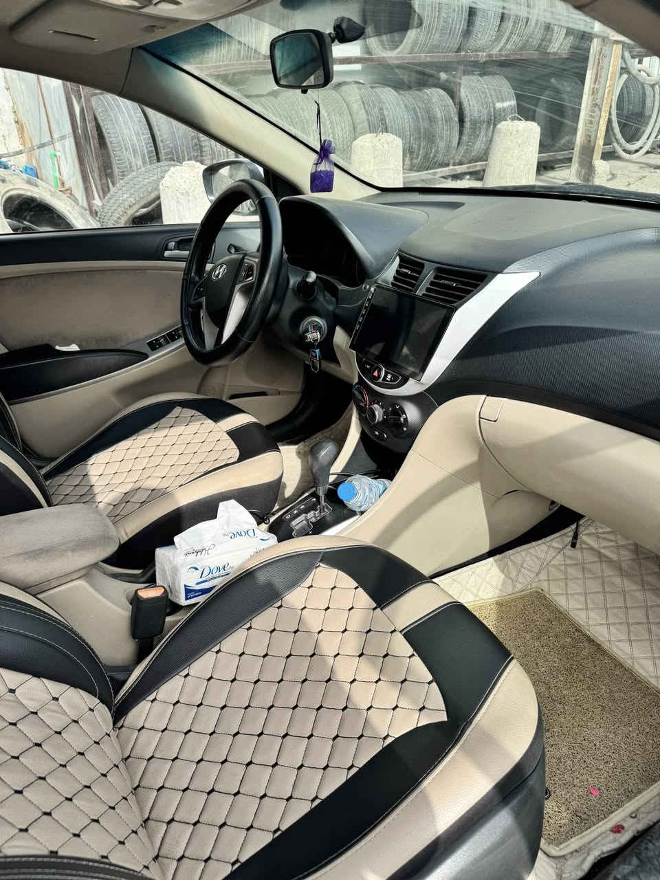 السلام عليكم للبيع اكسنت موديل2016 خليجي بدون حادث فقط شبر بارد بلباب مواصفات السياره شاشه سلايد كامره تحكم ستيرن السياره ماشيه (85)حقيقي السعر 125 الاتصال على الرقم ***********
