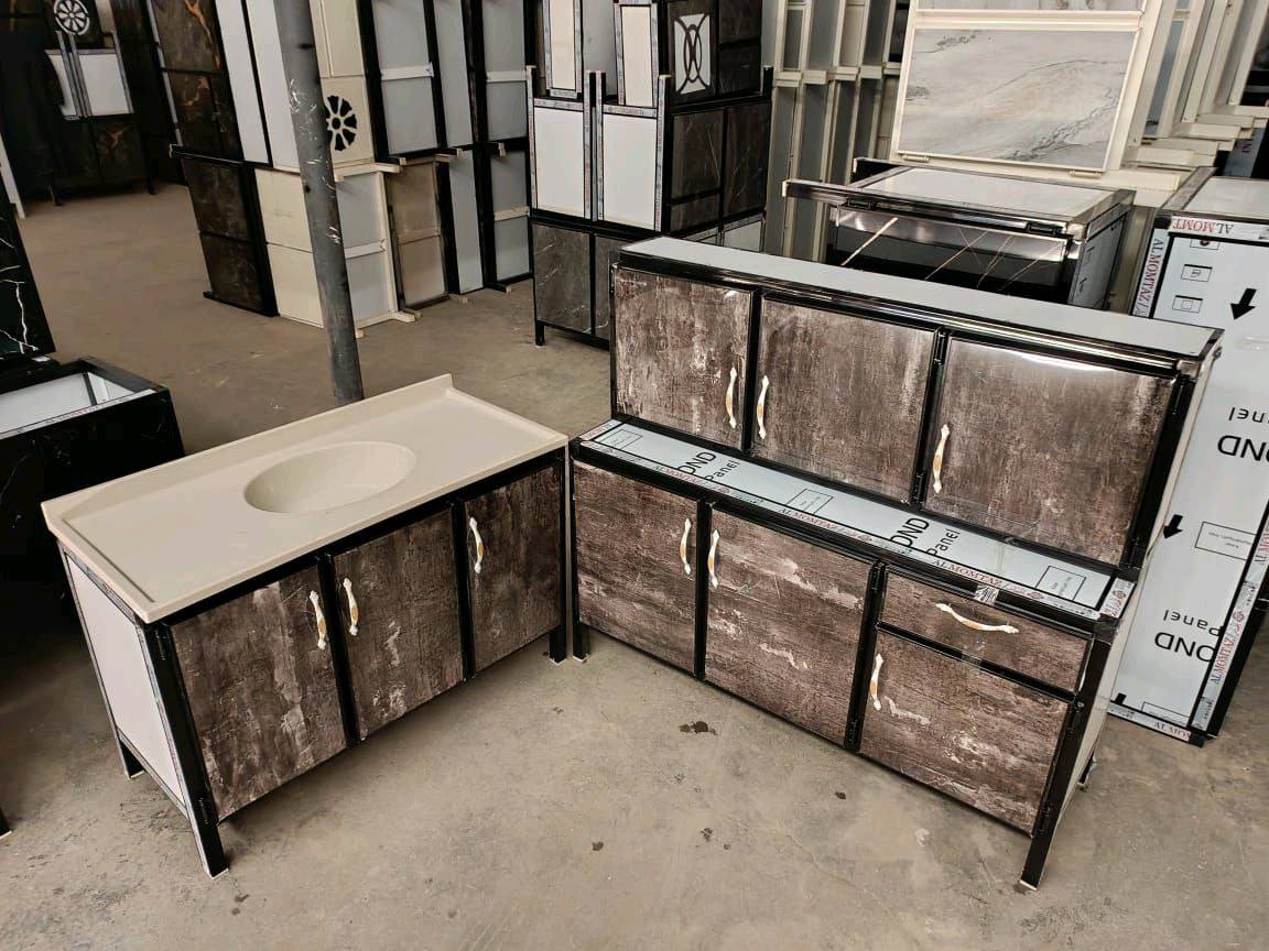 كاونتر مترونص  ارضي.وملحق مترونص  

وسنك متر و 20 سم . 



السعر  250 الف

توصيل لجميع المحافظات العراق 

الاحجز والاستفسار راسلو الصفحه