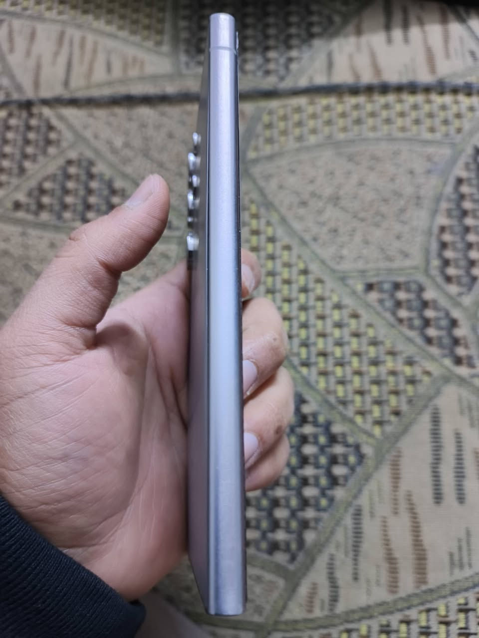 S24 ألترا
ذاكره واحد تيرا ١٠٠٠
شرق اوسط كامل ملحقات كارتونه وكيبل كله متوفر السعر ١١٠٠ قفل 
للتواصل ***********
