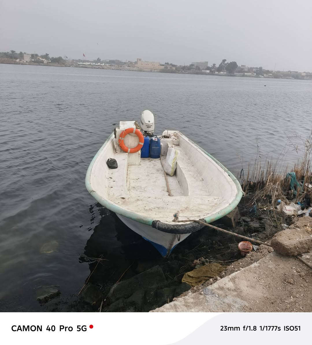 زورق جاهز للبيع
***********
***********
