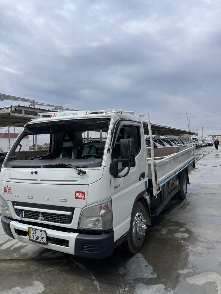 كنتر موديل 2025
ماشيه 42 الف 
الضرر كما موضح بالصور
رقم بغداد انكليزي 
تحويل ثاني يوم 
السعر 235 ورقه وبيها شويه مجال 
العنوان : ديالى / ناحية جديدة الشط / معرض اهل العراق 
للاستفسار اكثر اتصل ***********
