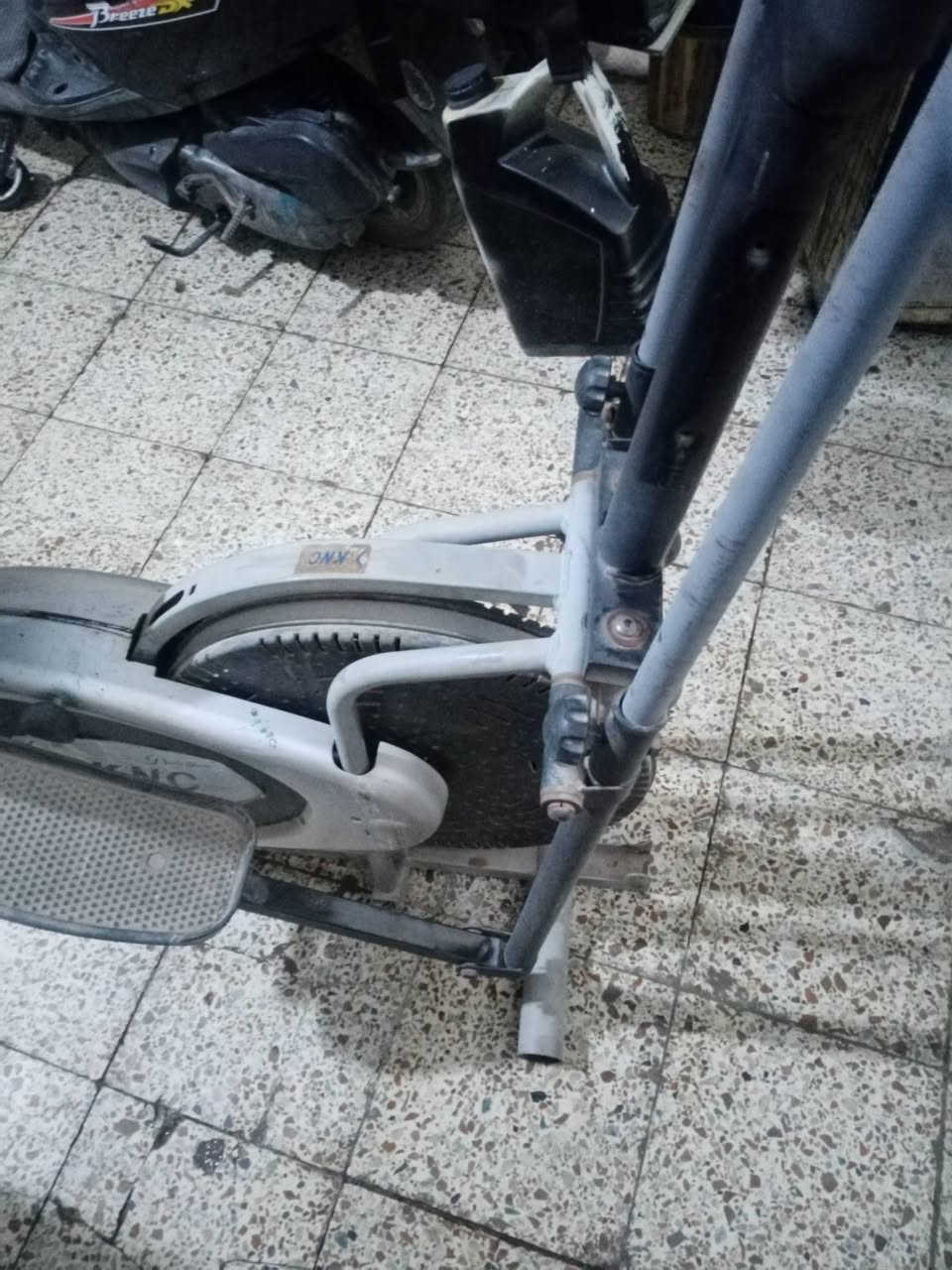 لبيع سعر ١٠٠ مكاني شرطه رابعه اتصال ***********
