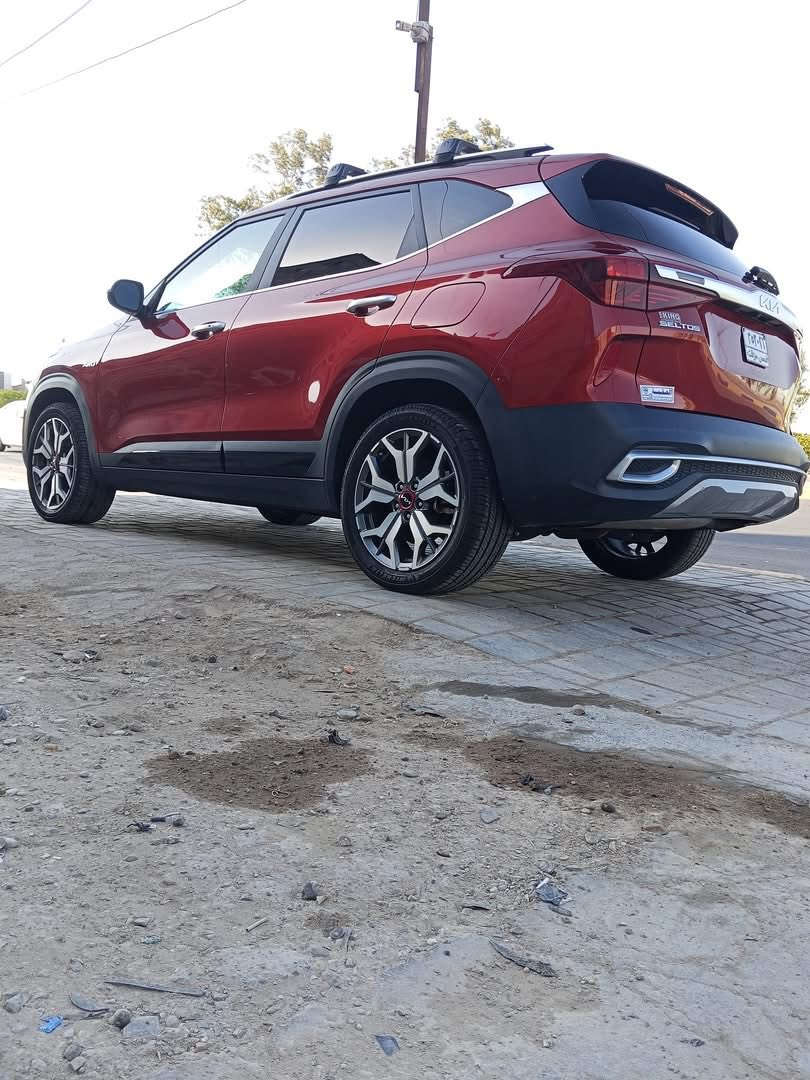 بغداد جديدة ***********
يا سلتوز موديل 23 وارد امريكي مرقم بغداد ابسمي 
فئه sxفول مواصفات 
محرك 1600تيربو المرغوب DCT
كشنات جلد تدفئه
كامره خلفيه 
رادار امامي خلفي جانبي 
توقف ذاتي 
قياده ذاتيه تحديد مسار مثبت سرعه 
سايد بريد بصمه 
اتو هولد 
داخل لد محيطي 
لايت لد اربع عدسات 
بصمه تشغيل وابواب 
السياره فول مواصفات 
حادثهه بس جاملغ راجع بارد بدون صبغ بدون تبديل السياره ليبل واحد قطره صبغ ما بيهه 
بدون ايرباك 
سيارة كلشي مناقصها السعر 168$ 
    بغداد جديدة ***********
