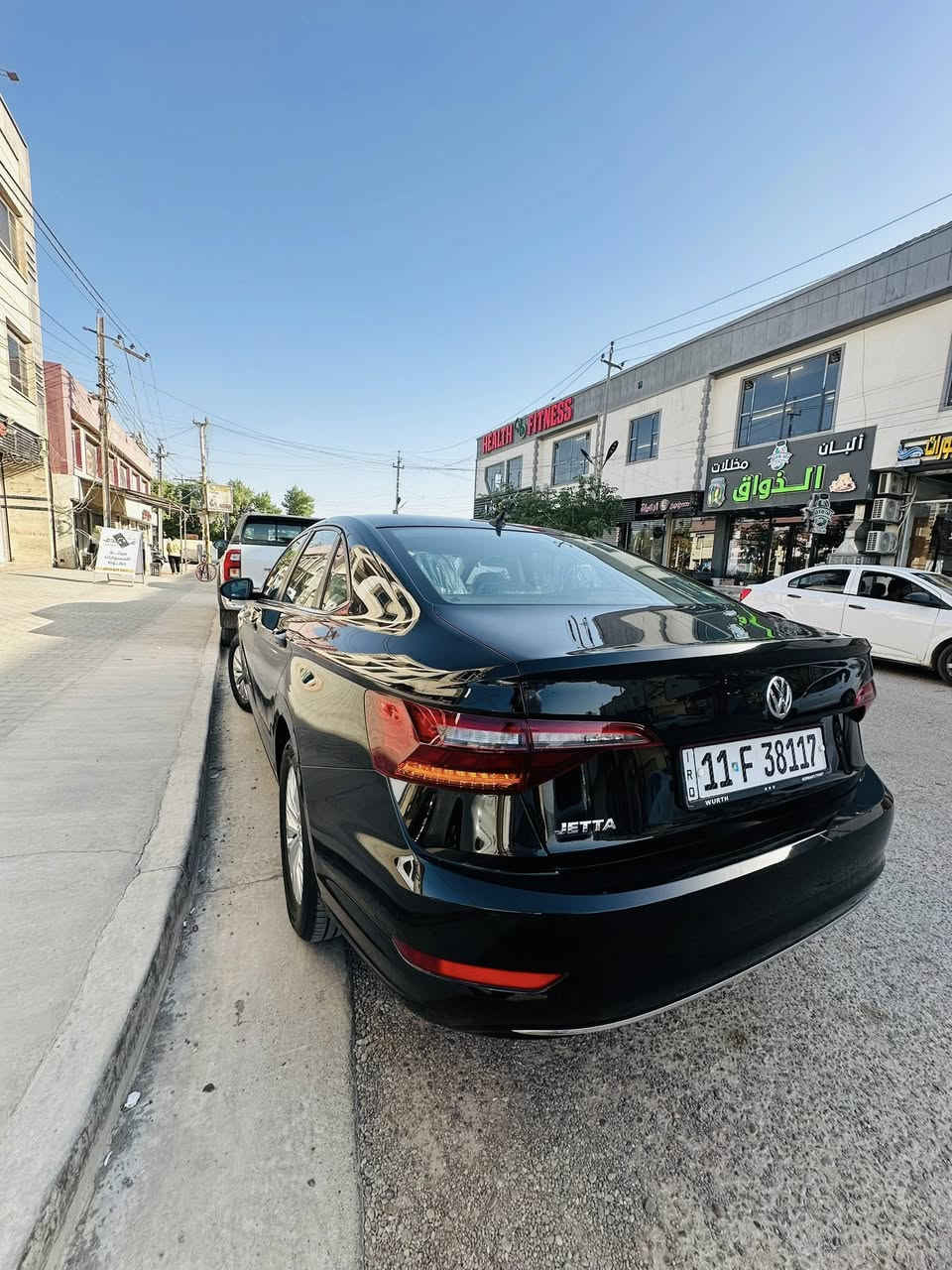فولكس واكن جيتا 🇩🇪 للبيع 

* موديل 2019 فئة S لون اسود 👑
* رقم سيارة بغداد باسمي وارد امريكي
* المحرك: 1.4 l تيربو المرغوب 🚀
* ناقل الحركة: يدوي 6 سرعات أو أوتوماتيك 8 سرعات
* ويل كب 
* شاشة اعطال
* كاميرا خلفية
* شاشة لمس 6.5 إنج كبيرة
* Apple CarPlay و Android Auto
* نظام اوتو سبورت (إطفاء ذاتي)
* مثبت سرعة
* مصابيح LED أمامية وخلفية
* نظام الثبات الإلكتروني esp والايكو 
* رادار امامي وجانبي وخلفي 
* مرايا كهربائية مدفأة 
* السيارة جديدة بما معنى الكلمة كير ومحرك جديد وبرغي ممفتوح مع تخم تاير جديد والسيارة على وضع الشركة داخل وخارج وشكلها احلى من الصور وبالعافية على ياخذها 

حادث السيارة صبغ جاملغ وبنيد 
السعر 120 وبيها مجال 
مكاني بغداد حي الإعلام ***********
