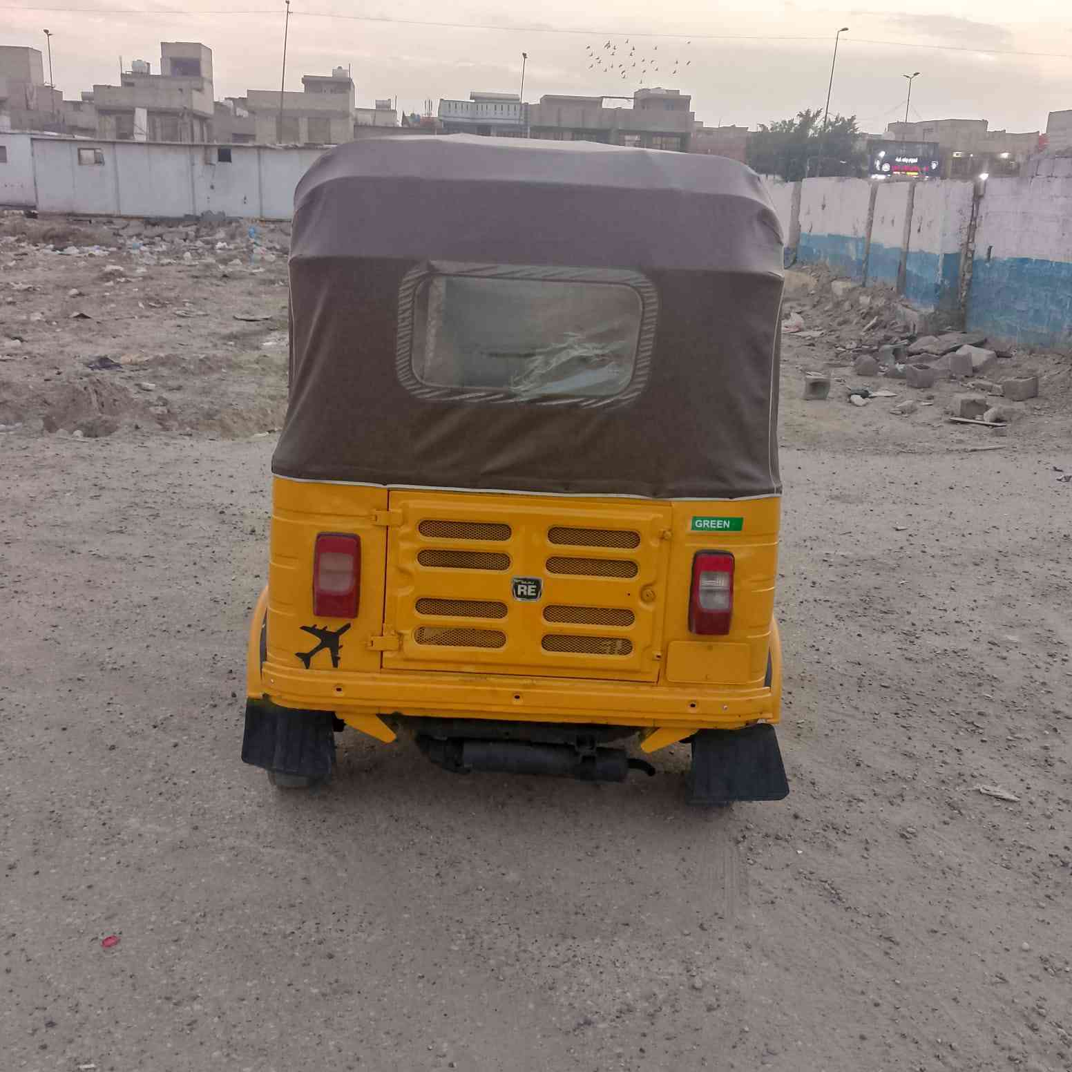 سلام علكم تكتك موديل ١٧تكتك خير من الله كبل لشارع سعره ٢٩٠٠او بيه مجال مكاني بغداد مدينت صدر الحميديه ***********
