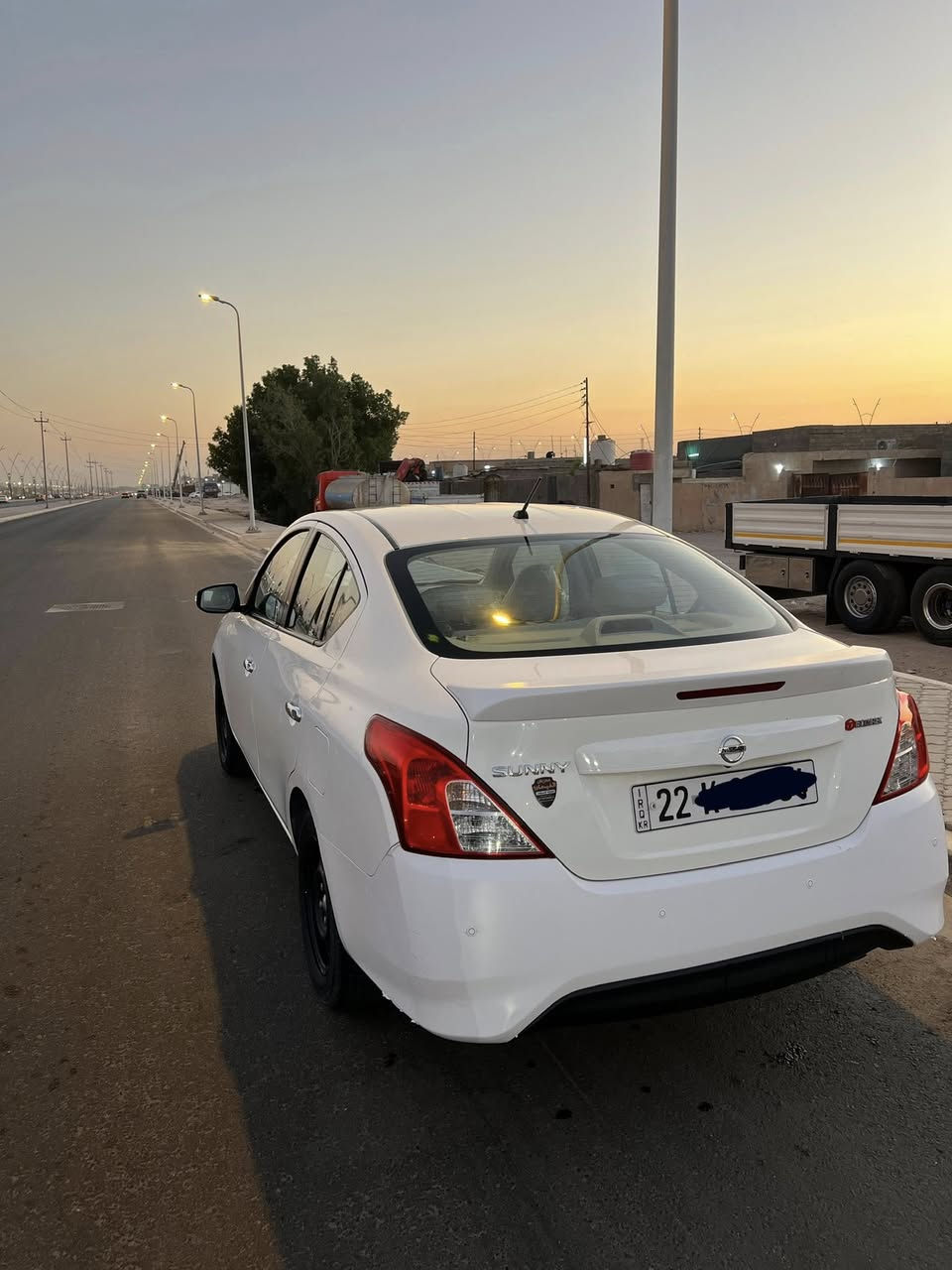سلام عليكم للبيع نيسان سني 2024 ماشية 32 الف السيارة مبدل بيها بابين فقط والباقي كفالة *********** او *********** السعر 115 ورقة
