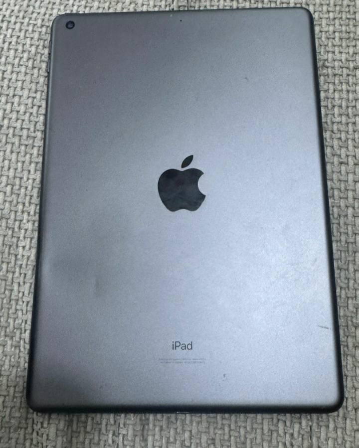 يباد ايفون بروماكس ٩ بس الايسي مصلح مابيه اي شي نهايته قفل ٢٠٠


**إذا كنت صاحب هذا الإعلان وتريد حذفه لأي سبب، رجاءا أرسل رسالة إلى الدعم الفني**