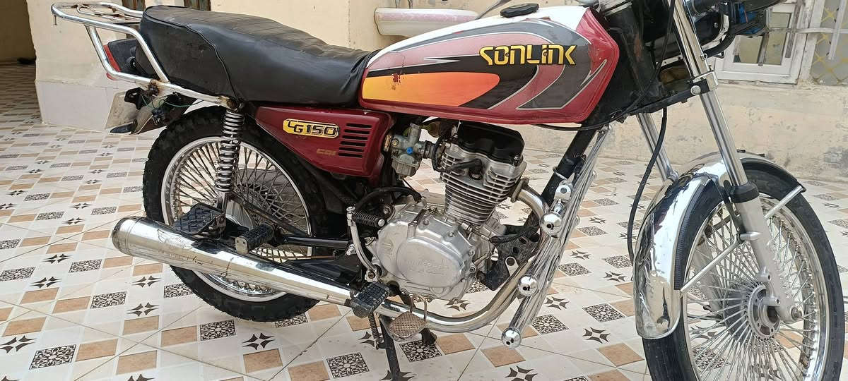 دراجه نامه برو موديل 20 محرك شرط مامفتوح نضيفه محرك ناعم 400 وبيها مجال ‏‏‪0782 486 7469‬‏
