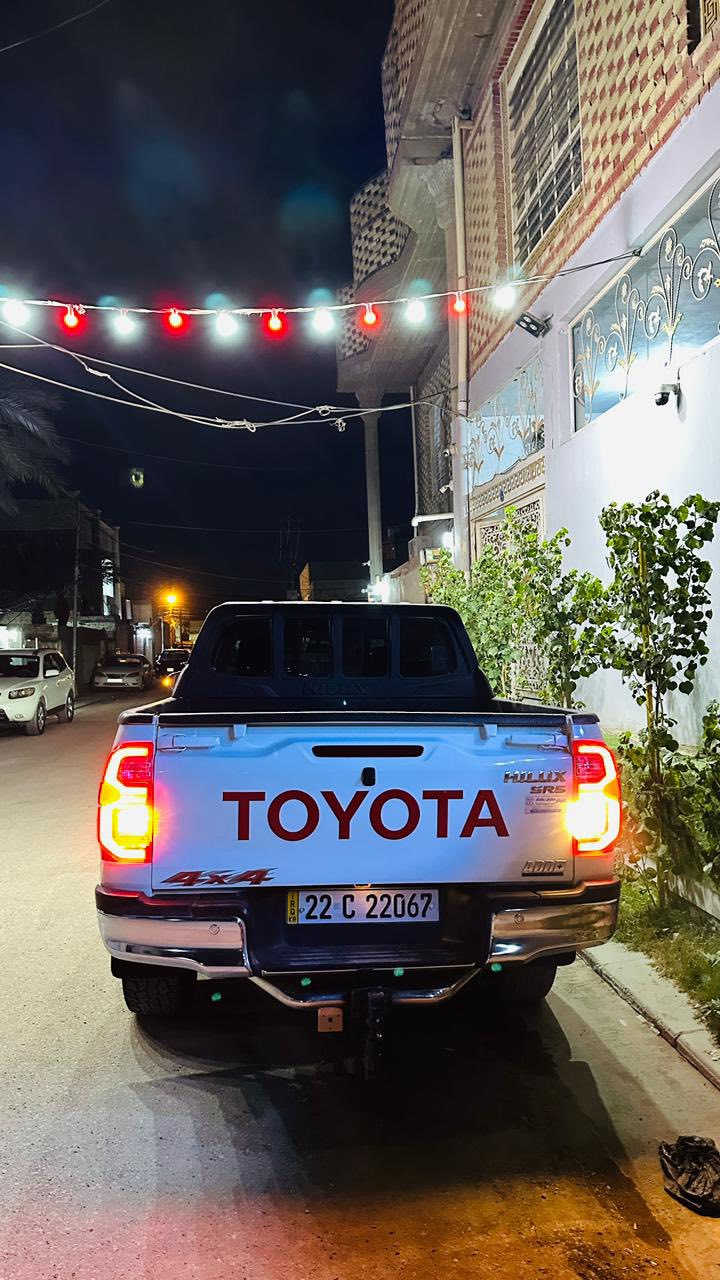 السلام عليكم ورحمة الله وبركاته 
سعر بلاش بلاش مال بيع٢٨٠ 
 رقم شمالي اربيل  انكليزي 
تويوتا هايلوكس شركة ساز
الموديل  ٢٠٢١
الموصفات 
كير اوتماتيك
فور ويل اربعه سرندر
شاشة كبيرة 
بصمة تشغيل وابواب 
داخل احمر 
كاميرا خلفي 
ويل اسود
اشارة بالمرايا
تحكم استيرن 
كشنات تبريد
السيارة مكفولة عدا بارد بصيط سونار مع الصور
كير محرك لوك برغي مامفتوح بيه 
وكل اوراقها جديده وشرط التحويل 
السعر ٢٨٠$$$$$ 
مكاني نجف حي المكرمة متواجد واتساب فيس ***********
