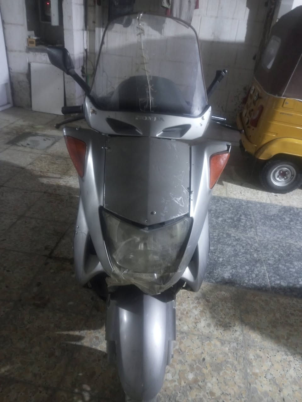 سلام عليكم دراجه أبيع مكينه خير من الله سلفه كهربايات كلها شغاله دراجه خير من الله مكاني بغداد الشعب السعر ٣٥٠ بيه مجال ***********
