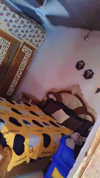 دار للبيع ٧٥متر يحتوي على غرفه نوم صاله مطبخ صحيات استقبال  كاشي سيراميك بورك جاهز  يجعيب طابوك بناء بلوك ١٩ مليون. عنوان الدار النجف الأشرف كوفه براكيه شارع المستشفى البيطري. للإستفسار الاتصال او مراجعه مكتب القمه الكوفه شارع المعمل قرب شارع المطار القديم مجاور صيدليه بلال مقابل صيدليه زحل جوار شارع سيد حبيب ***********.واتساب ***********مكتب
