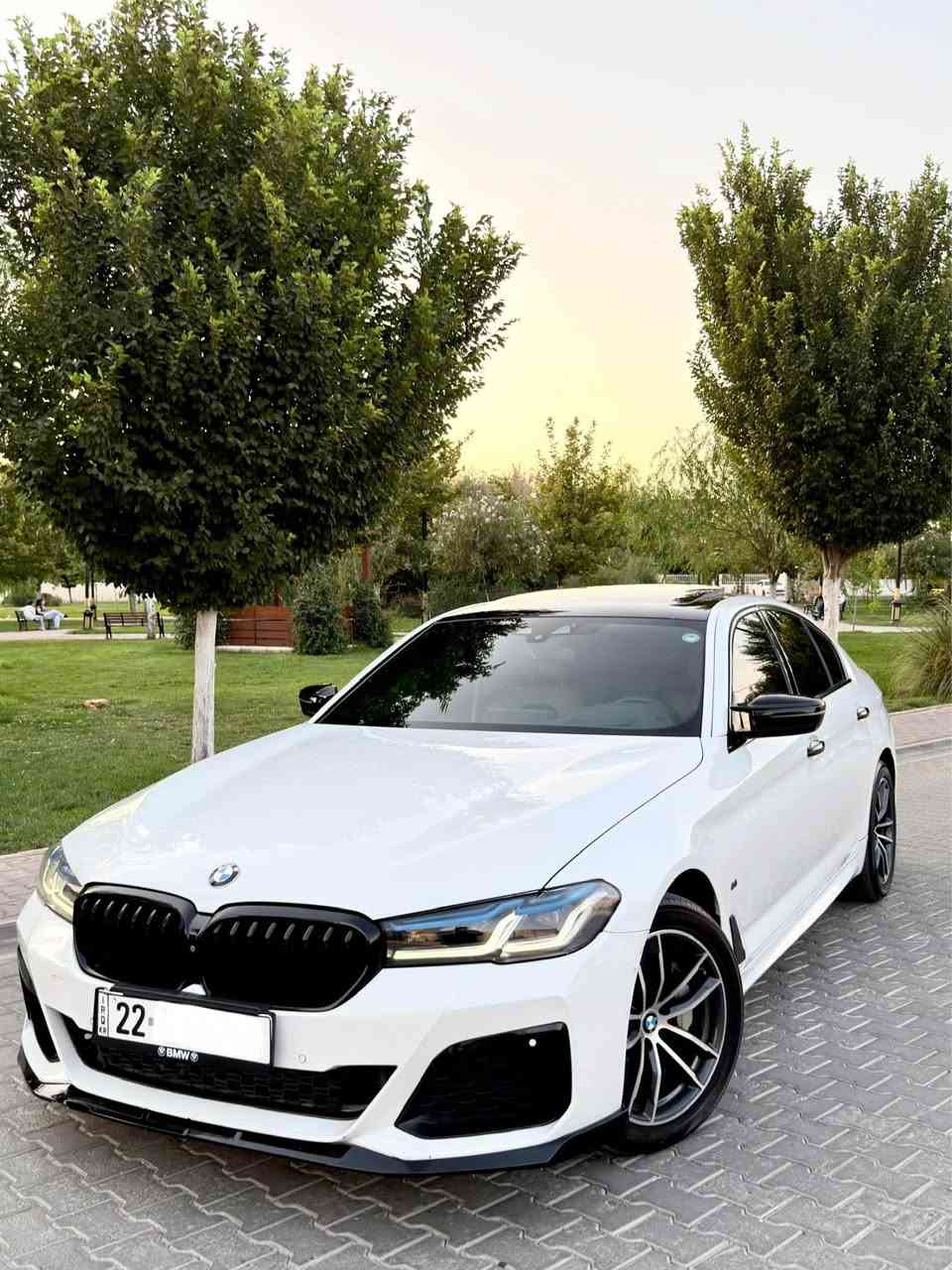 BMW 540i 2017 X-drive  
سەیارەکە پێش و دوای کراوە بە M5 2022  
مەکینە B58 مەرغوب ترین جۆری مەکینەی BMW
6 پستۆن 3.0 twin power turbo هێزی 340ئەسپ
هیچ مەسرەفێکی تیا نیە هەموو گیانی بە شەرت
سەنەویو ڕەقەم تازەیە و بە ناوی خۆمەوەیە 
نرخ 258 وەرەقە و معامەلە 

مواسەفات Luxury Line 
سڵاید و بەصمە و ڕادار گەورە و شەغال و داتاشۆ
کوشن 740 و جلد و میمۆری 
شاشە گەورە و کامێرە و حاسە و 
ساوند سیستەمی 🔊Harman/kardon 🔊
 ئۆتۆ هۆڵد و ئۆتۆ ستارتو ستۆپ ٤ مۆدی لێخوڕین
عەتەر و لایتی پێشو دوا کامل LED 
زۆر مواسەفاتی تر …
سەیارەکە بێ بۆیاخە بۆیاخی نییە 
 ***********
*********** السليمانية, العراق
