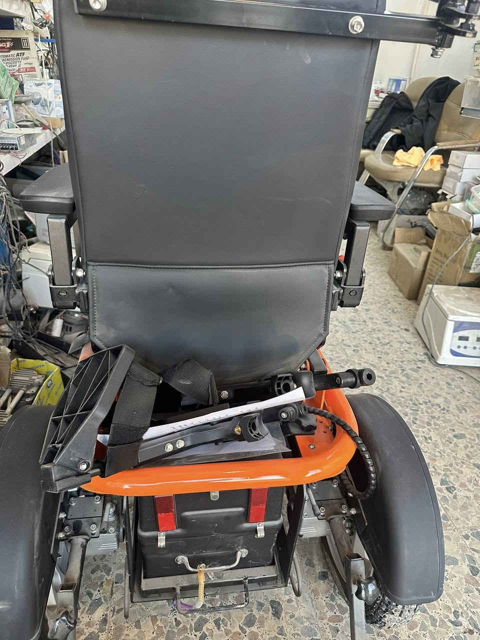 كرسي جديد لذوي الاحتياجات الخاصة (الشلل الرباعي)، بسعر مناسب جداً 

للتواصل عالخاص او مراسلة حساب الواتساب HTTPS://wa.me/9647502875288

ملاحظة : يمكن تحويره لجهاز تقليدي يكون بيه الگير على جانب الكرسي.


**إذا كنت صاحب هذا الإعلان وتريد حذفه لأي سبب، رجاءا أرسل رسالة إلى الدعم الفني**