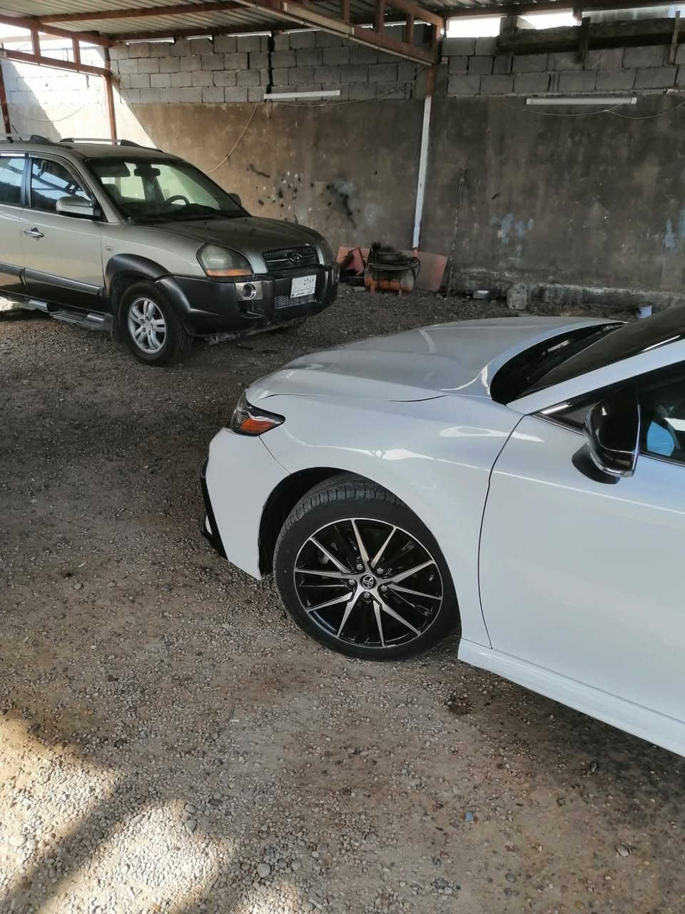 السلام عليكم 
كامري للبيع 
2021SE
حادثها قبق جنطه مبدل 
وشويه تعديل بارد بالجاملغ الخلفي بدون اي دواخل 
كير +محرك مكفول 
ماشيه 88mi
السعر 200$ وبيها مجال 
العنوان بغداد 
رقم الهاتف ***********
