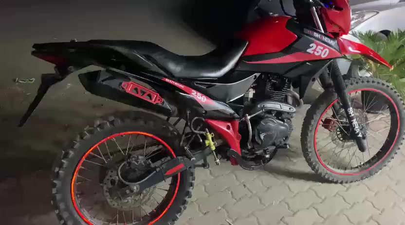 للبيع شينرلي 250 CC بتنط عل حيط نط عل تجريب 6 غيارات أساسي قلاب لا ب 700 ولا ب 500 حتا جيب 475 دولار وألك سكرا فوقا #ملاحظا مركوب شخصي لمكنا 
 مكنا عل شوارب 250 أساسي لا مخروطا ولا معدلة اصدارا 2018 سحب ل 2021 مكنا جاهزة للجبال وللطرقات لوعرا للمطبات للحفر للجور والله مابتحس بتضل داعس ولا بتهز كل قطعا فيها جبلي اساسي مافيها ولا قطعة بارت كاملة مكملة مرش منويل كهربا كاملة عالي واطي غمازات كلو شغال محرك خالي لفك كلو أساسي بلاستيك كامل خالي لكسر اشطمان رياضي محرك كل دقا بدقتها فيها بطارية بس تعبانة بدا بطارية جديدة فقد لا غير ممنوع تحط عليها ليرا مكنيك ع لأول دوزان شاسيه مسطرا خالية لكسر ولحم كوليات لحمسة جداد قداماني وراني دوليب نص عمرن معها قاعدة تلفون قطعا مزوزقا وقفتها مراجل بس وقفتها مشيتها ع ارجل هي تبع ل 700 دولار برا جيب 475 دولار وتعال وألك سكرا لا يوجد حجز عقد بيع وشراء كليشة لشركة عل رقبة مع ارقام شاسيه عنوان بشام كراج لست شارع لأمين ٠٩٨١٨٥٨٨٧٨


**إذا كنت صاحب هذا الإعلان وتريد حذفه لأي سبب، رجاءا أرسل رسالة إلى الدعم الفني**
