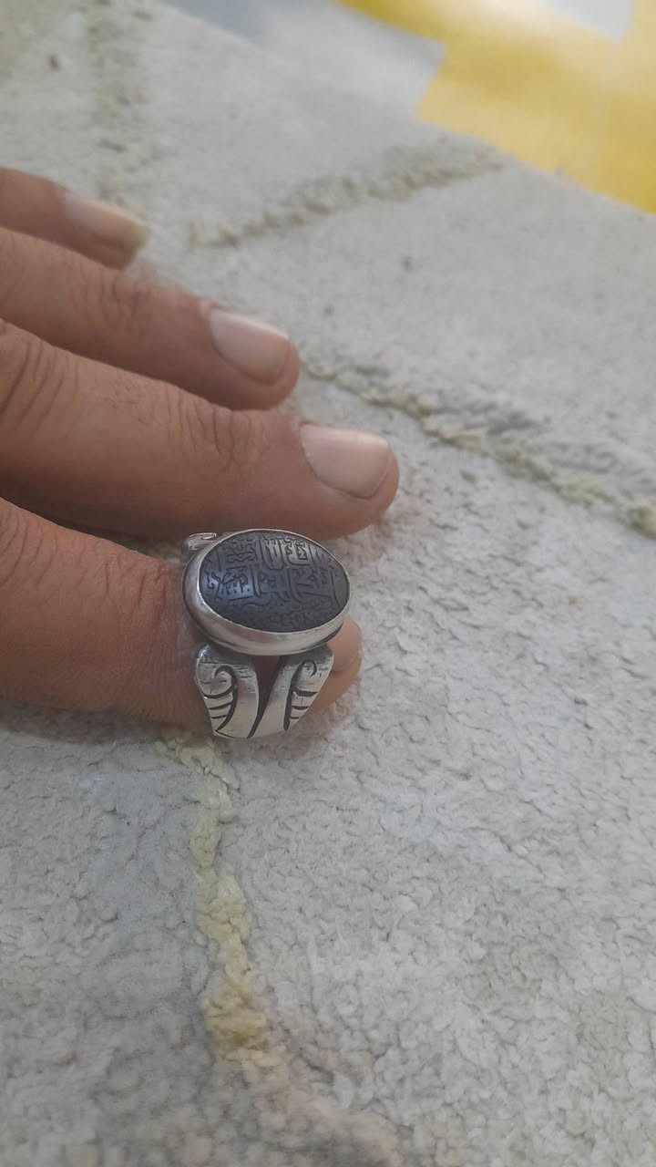 السلام عليكم ورحمة الله
حجر صيني اصلي فضه قالب رهيب مخطوط ومختوم ب٢٧ رجب 
قطعه نوادر الجنايه الأصل تعرفله للبيع مكاني البصره


**إذا كنت صاحب هذا الإعلان وتريد حذفه لأي سبب، رجاءا أرسل رسالة إلى الدعم الفني**