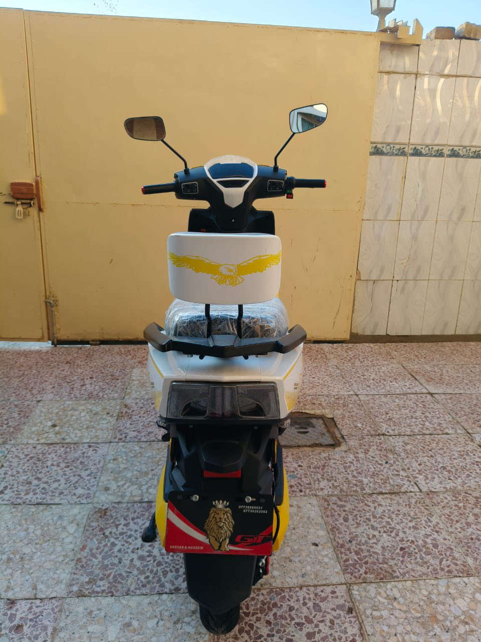 السلام عليكم دراجه شحن نضيفه موديل 2026 تشغيل سويج وكرت بطاريات نضيفه السعر 800$وبيه مجال بسيط مكان ابي غريب الشهداء واتساب ***********
